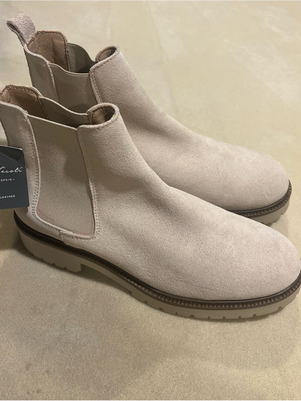 Enzo Tesoti Made in Spain Size 8 Suede Chelsea Boots in Light Beige